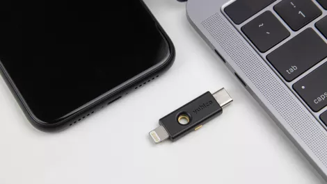 5ci iphone macbook