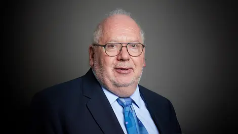 Official portrait of lord harris of haringey crop 2 2021