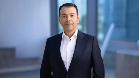Cyrus adaggra