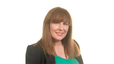 Nicola allen headshot 1200 x 677
